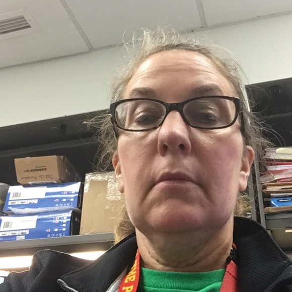 Meet your Posher, Lisa - Picture 1 of 1